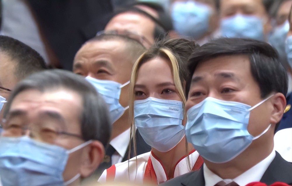 “这是皮西利在罗马奥体的第一粒进球，也是在欧联杯的第一粒进球，就在球迷看台下方的球门。